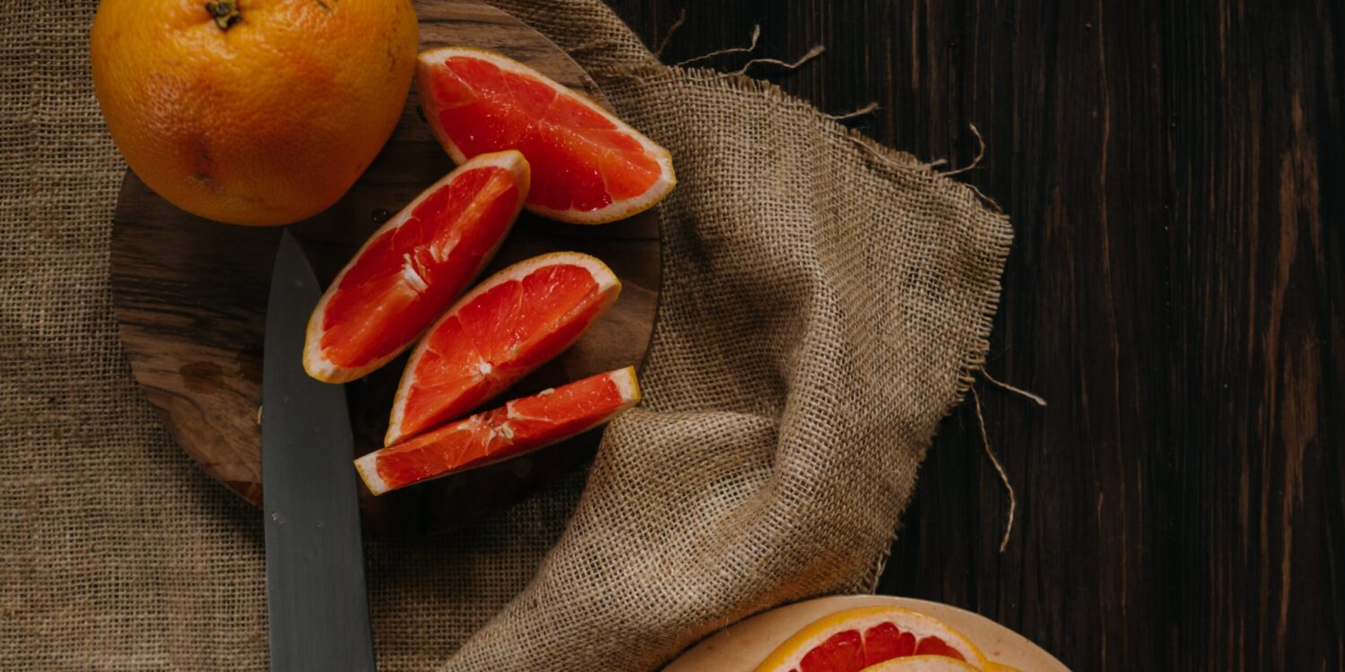 Crveni grejpfrut i šargarepa: energija i zdravlje u svakom gutljaju
